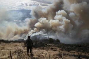 Incêndio florestal no cerro San Marcos, em Villa de Leyva, na Colômbia