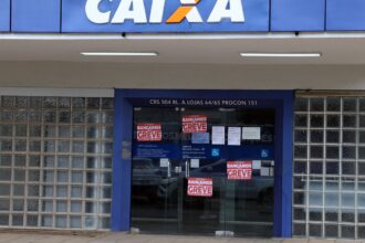 Agência da Caixa durante greve dos bancários