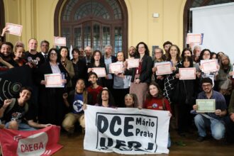 Rio de Janeiro (RJ), 09/09/2026 - Cerimônia de diplomação póstuma de estudantes e professores da Universidade Federal do Rio de Janeiro - UFRJ mortos e desaparecidos durante a Ditadura Militar no Salão Nobre do Fórum de Ciência e Cultura da UFRJ. Foto: Rovena Rosa/Agência Brasil