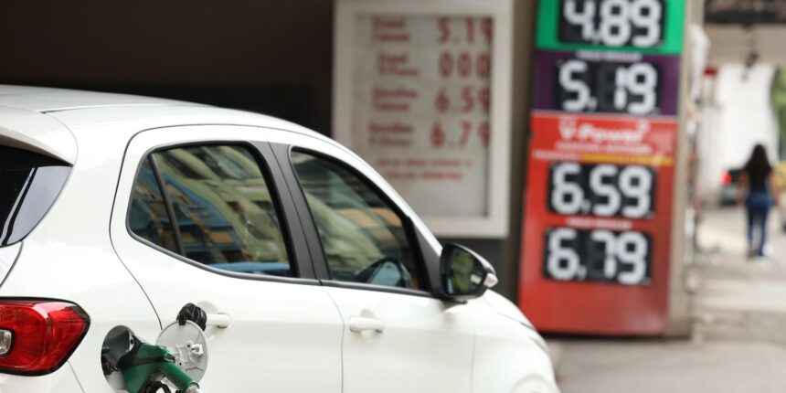 Medidas do governo federal para gasolina, etanol e diesel