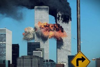 Torres do World Trade Center após ataques terroristas