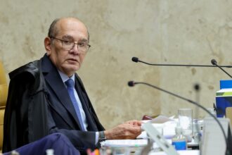 Ministro decano Gilmar Mendes durante sessão do Supremo Tribunal Federal (STF) para decidir sobre caso Alexandre de Moraes no último dia 15