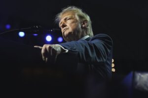 Trump participa de convenção das eleições legislativas em Dallas