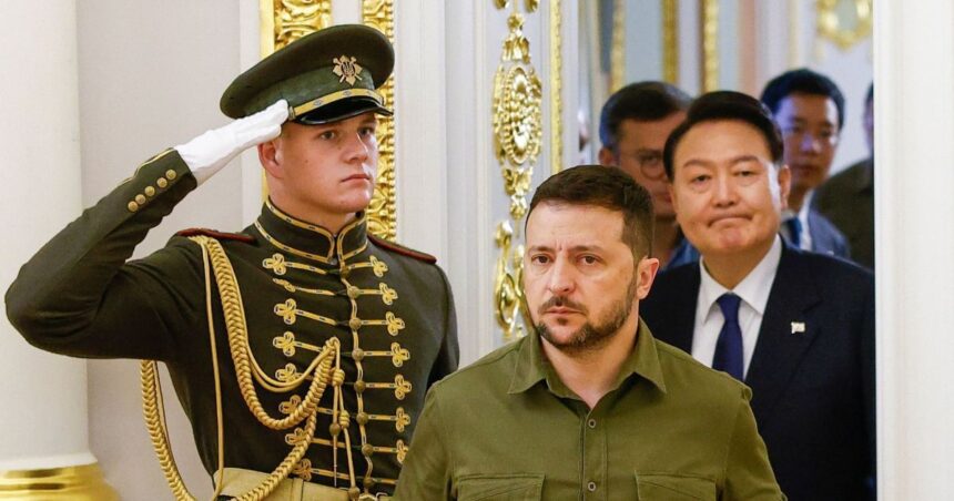 Presidente da Ucrânia Volodymyr Zelensky e da Coreia do Sul Yoon Suk Yeol em Kiev 15/7/2023
