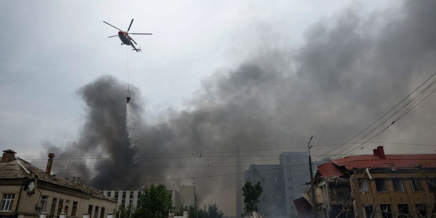 Ataque russo em Kiev 17/6/2025 REUTERS/Valentyn Ogirenko