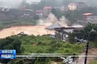 Deslizamento de terra após chuvas intensas em Jiangxi