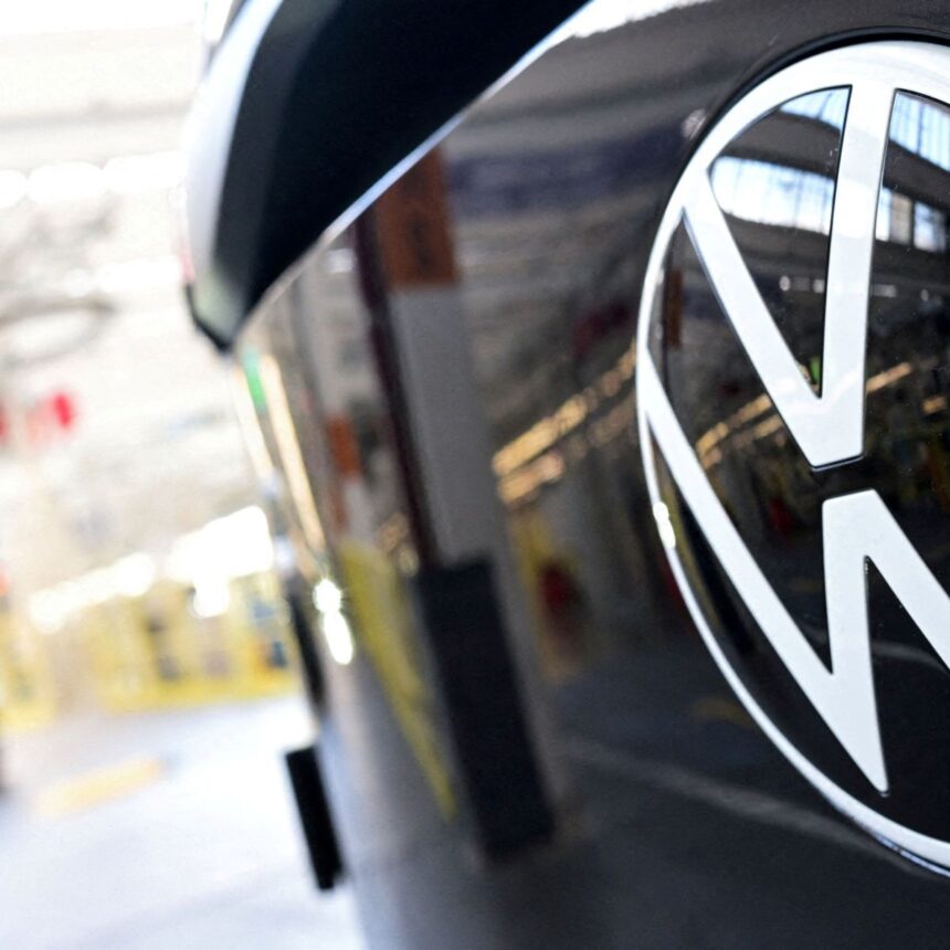 Logotipo da Volkswagen em Hanôver, Alemanha