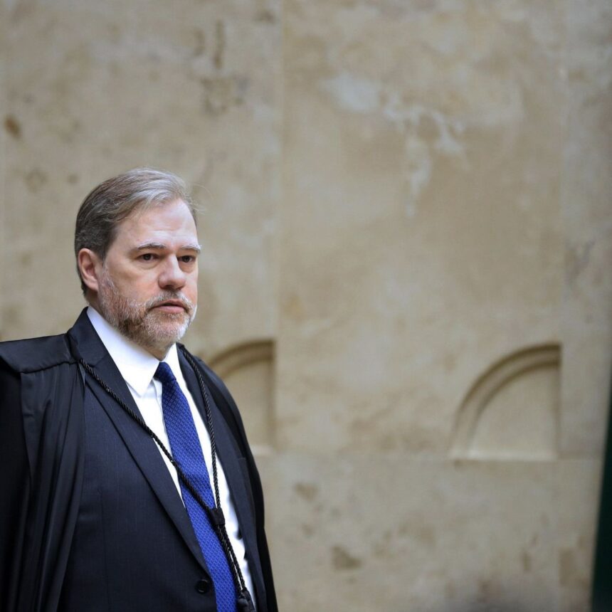 Ministro do STF Dias Toffoli, em sessão de 13 de setembro, na qual começaram a ser julgados os primeiros réus por envolvimento no 8 de janeiro.