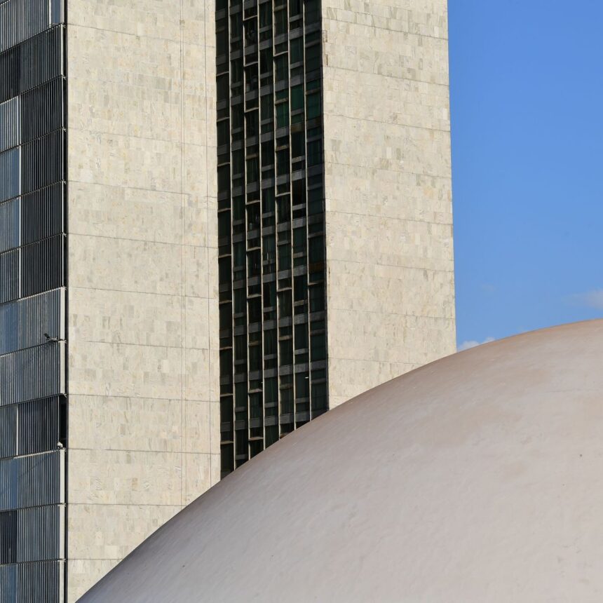 Urna eletrônica nas eleições para o Senado em Rondônia