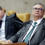 Os ministros André Mendonça e Flávio Dino durante sessão no STF nesta quarta-feira (21)