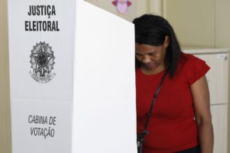 Urna eletrônica durante eleição presidencial