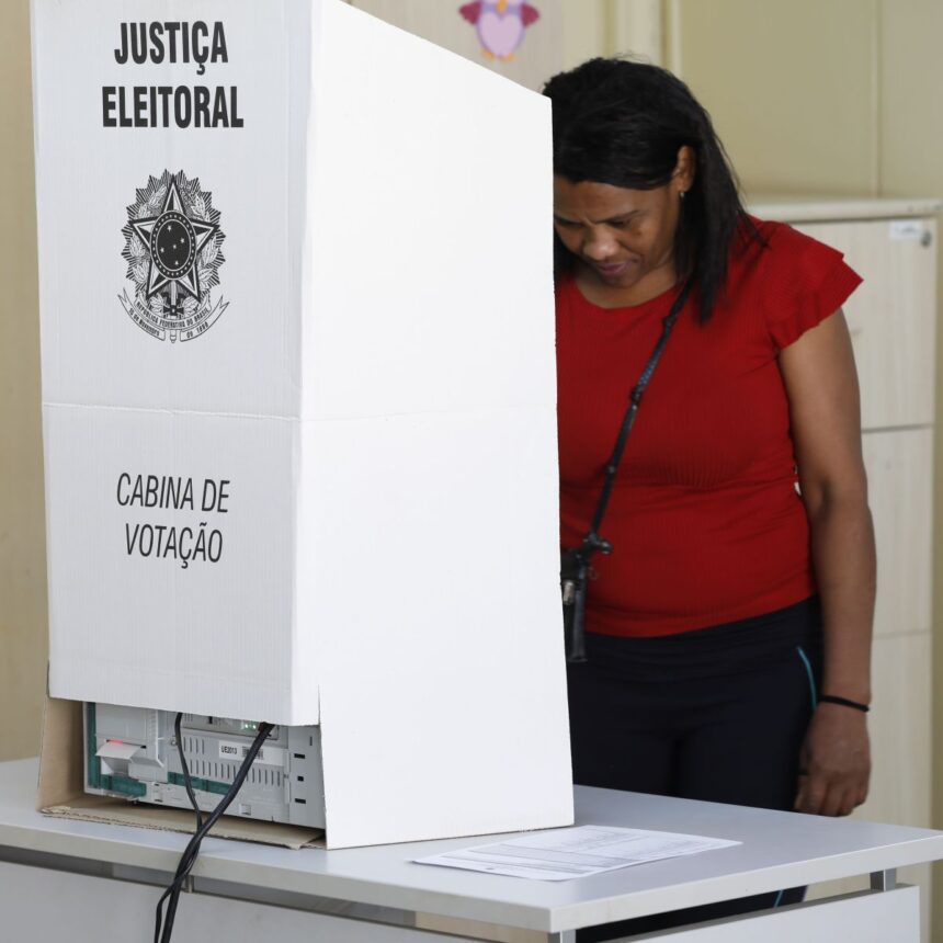 Urna eletrônica durante eleição presidencial