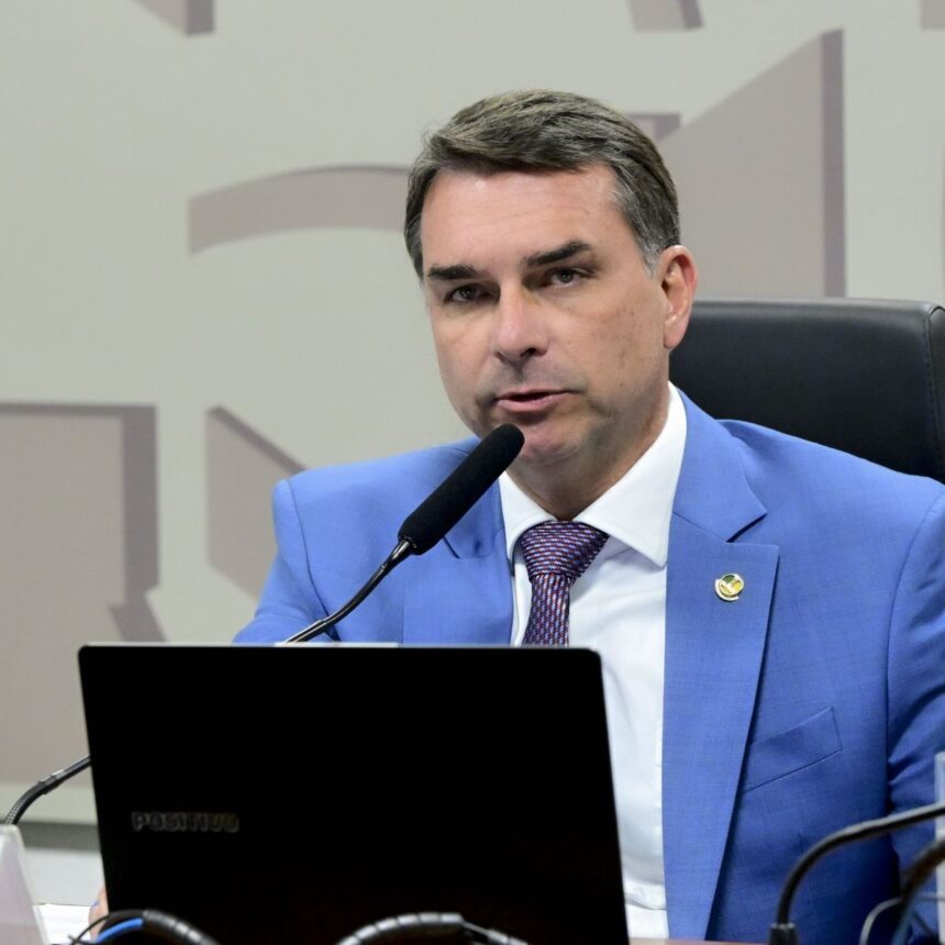 O senador e pré-candidato à Presidência da República pelo PL, Flávio Bolsonaro