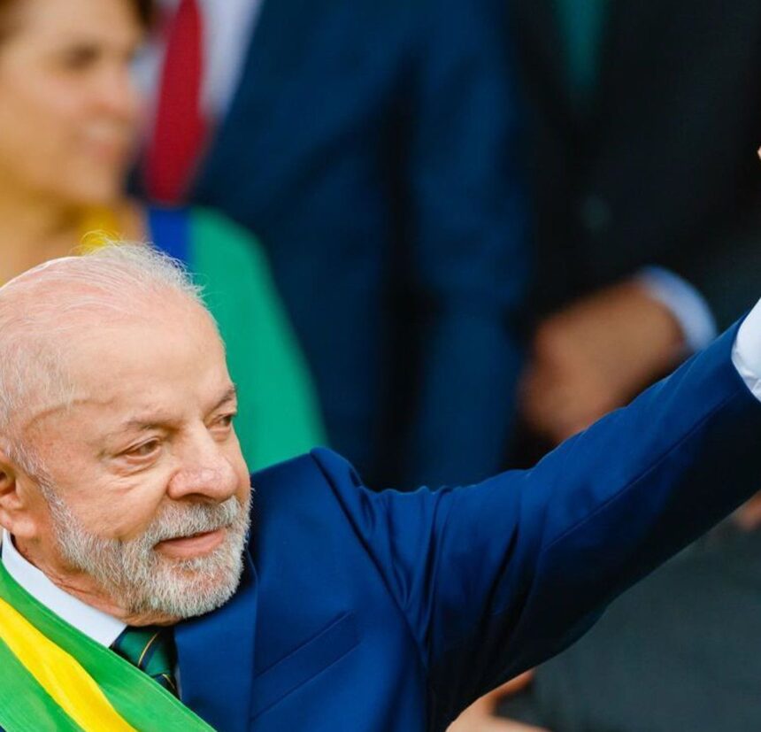 Lula busca se afastar de Moraes antes de sessão no STF