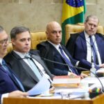 Fachada do Supremo Tribunal Federal em Brasília com a escultura A Justiça em primeiro plano