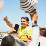 Flávio Bolsonaro deve encerrar 1º turno com motociata em São Paulo