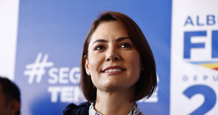 Michelle Bolsonaro é internada em Brasília após crise de enxaqueca