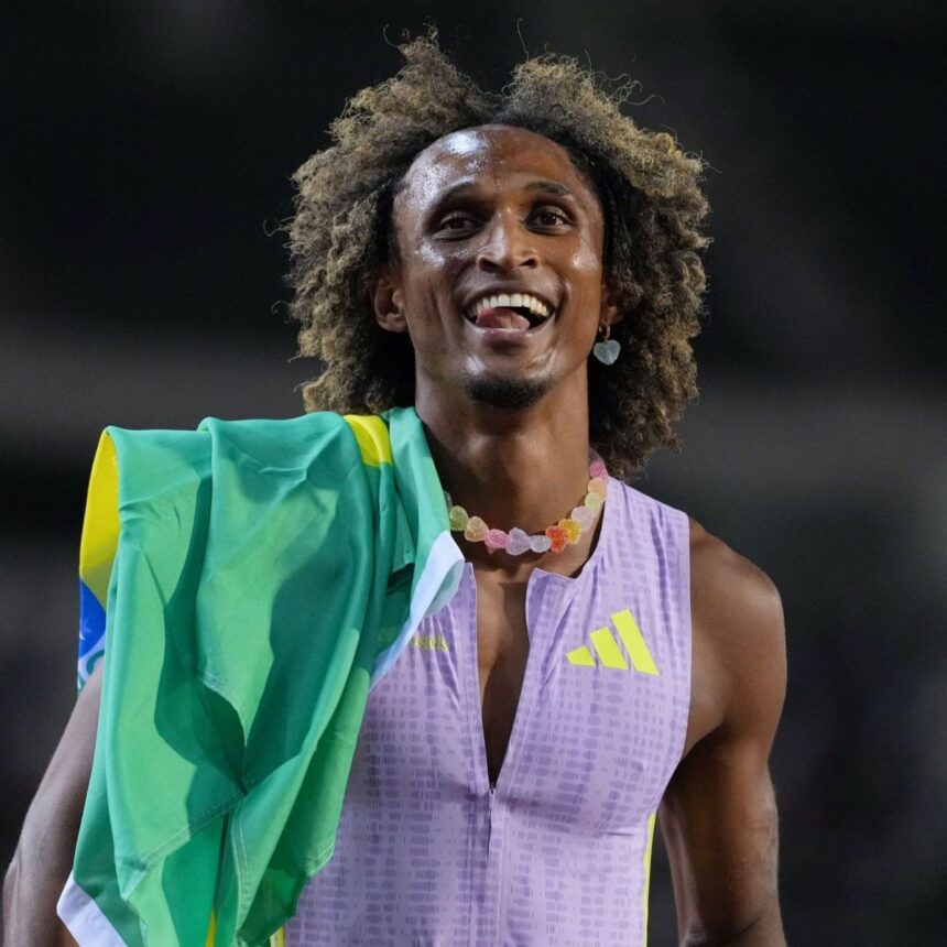 Alison dos Santos celebra feito histórico na Diamond League