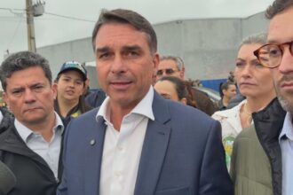 Senador Flávio Bolsonaro em ato de campanha