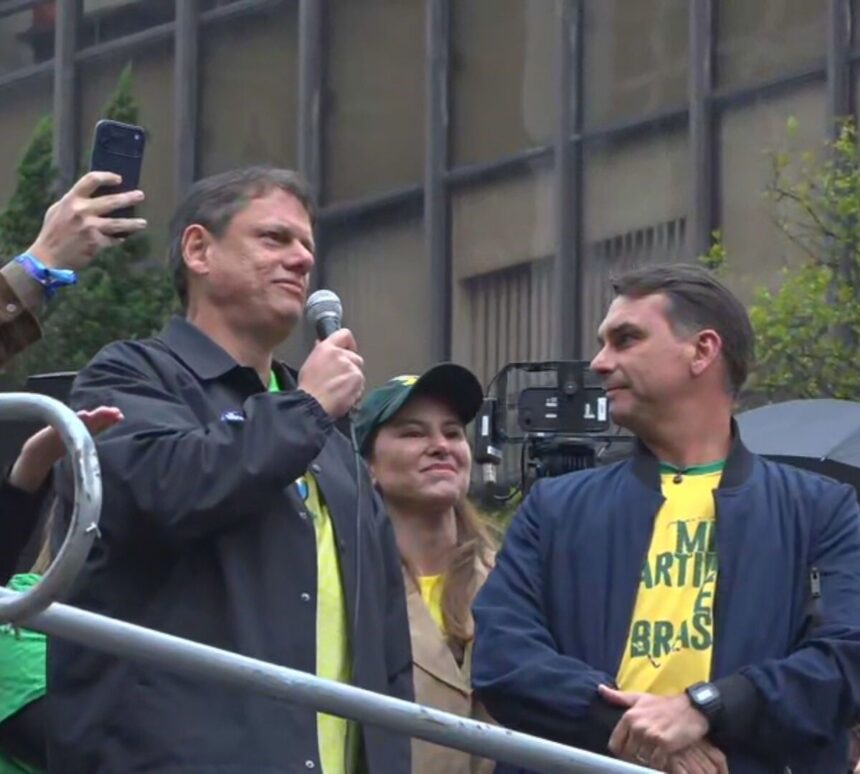 Tarcísio de Freitas em agenda de campanha em São José dos Campos
