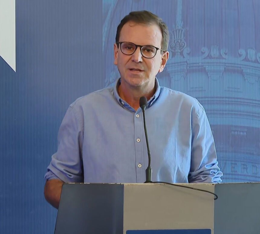 Eduardo Paes em atividade política no Rio de Janeiro