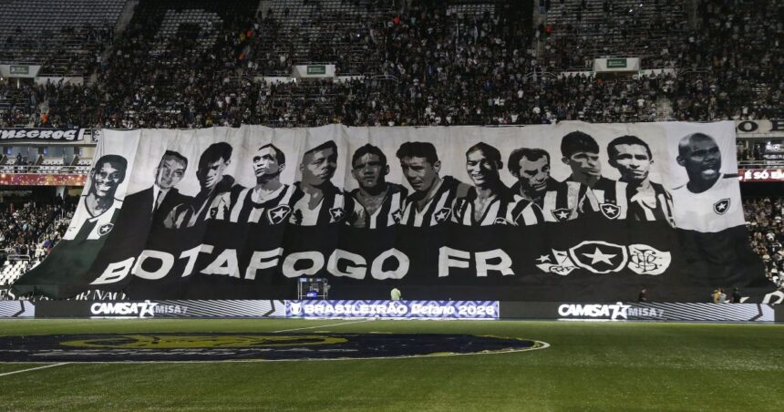 Bandeirão de ídolos do Botafogo apareceu com Marlon Freitas substituído por Jefferson