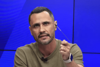Cleitinho Azevedo durante agenda política em Minas Gerais