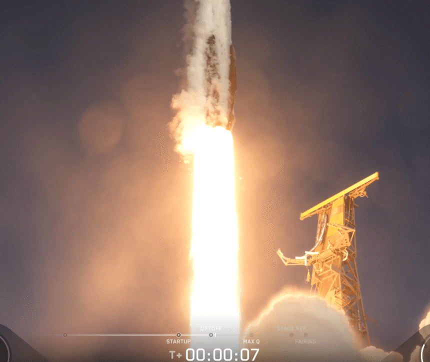 Lançamento do Falcon 9 na missão USSF-153 da SpaceX