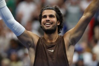 Carlos Alcaraz durante vitória na estreia do US Open