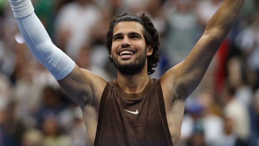 Carlos Alcaraz durante vitória na estreia do US Open