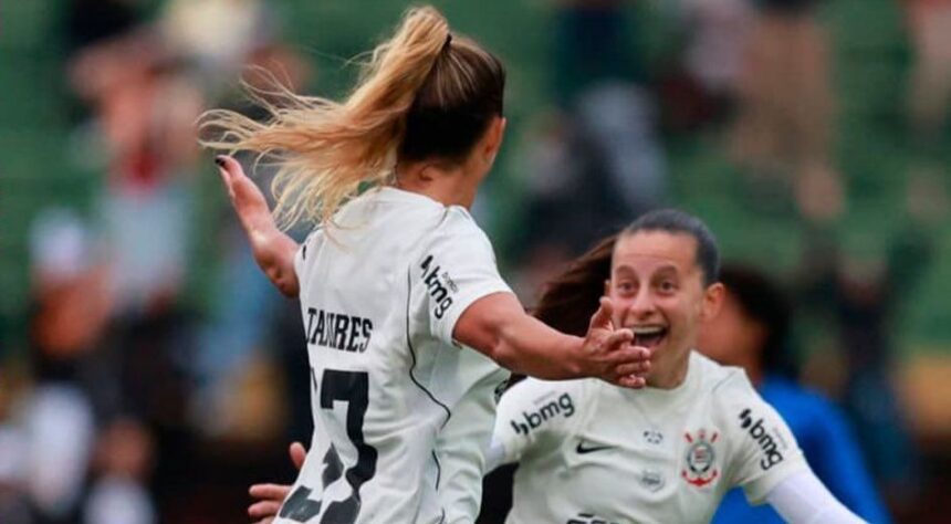 Jogadoras do Corinthians feminino em partida do Brasileirão