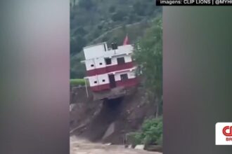Correnteza destrói base e prédio de dois andares desaba no Nepal