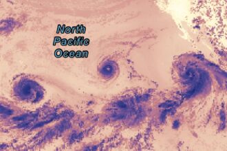 Imagem de três furacões no Pacífico Oriental registrada pelo satélite NOAA-21