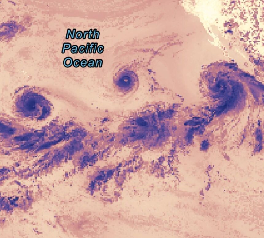 Imagem de três furacões no Pacífico Oriental registrada pelo satélite NOAA-21