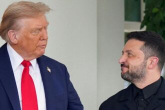 Donald Trump e Volodymyr Zelensky em Washington