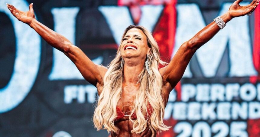 Eduarda Bezerra com a medalha de ouro