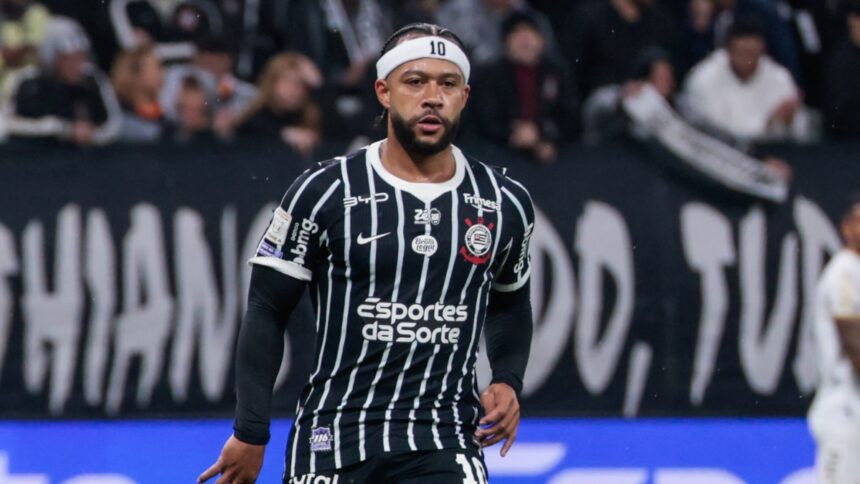 Muros do Parque São Jorge pichados após eliminação do Corinthians