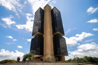 "Prévia do PIB" recua 0,2% em julho, diz Banco Central