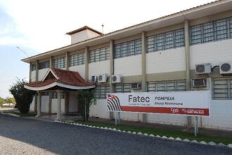 Fachada da Fatec em Pompeia (SP)