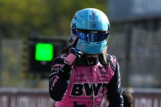 Pierre Gasly comemora pole