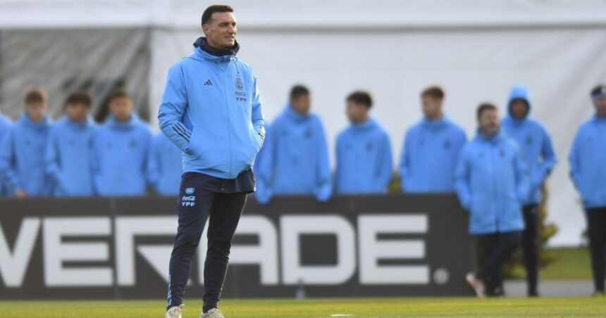 Técnico Lionel Scaloni comanda a Argentina contra o Equador