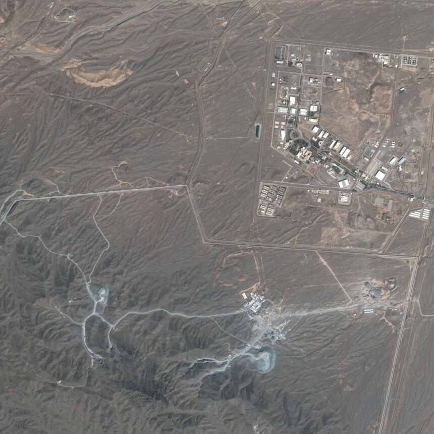Montanha Pickaxe, área próxima ao complexo nuclear de Natanz, no Irã