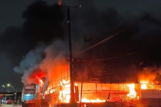 Pavilhão da Ceagesp atingido por incêndio