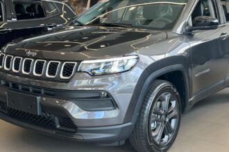 Jeep Compass Sport T270: versão de entrada do SUV médio