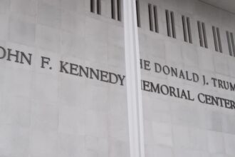 Juiz dos EUA impede nova tentativa de incluir Trump no Kennedy Center