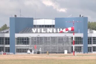 Aeroporto de Vilnius durante alerta de espaço aéreo