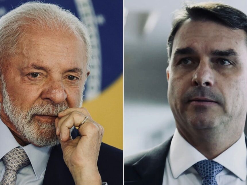 O presidente Luiz Inácio Lula da Silva à esquerda e o senador Flávio Bolsonaro à direita