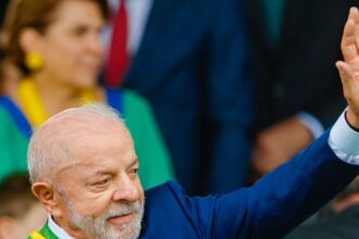 O presidente Luiz Inácio Lula da Silva fala durante concessão de entrevista