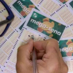 Globo da Mega-Sena durante sorteio oficial