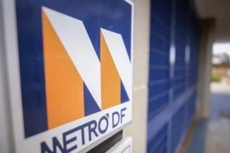 Após assembleia, metroviários encerram indicativo de greve